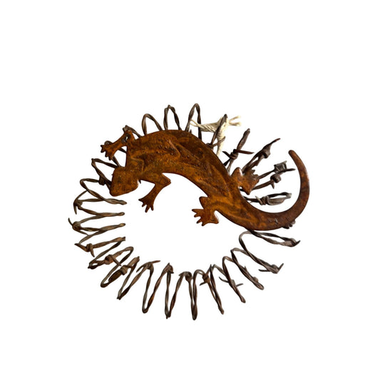 Primitive Rusty Banded Wire Alligator Wreath Rare 7.5" Rustic Decor Piece