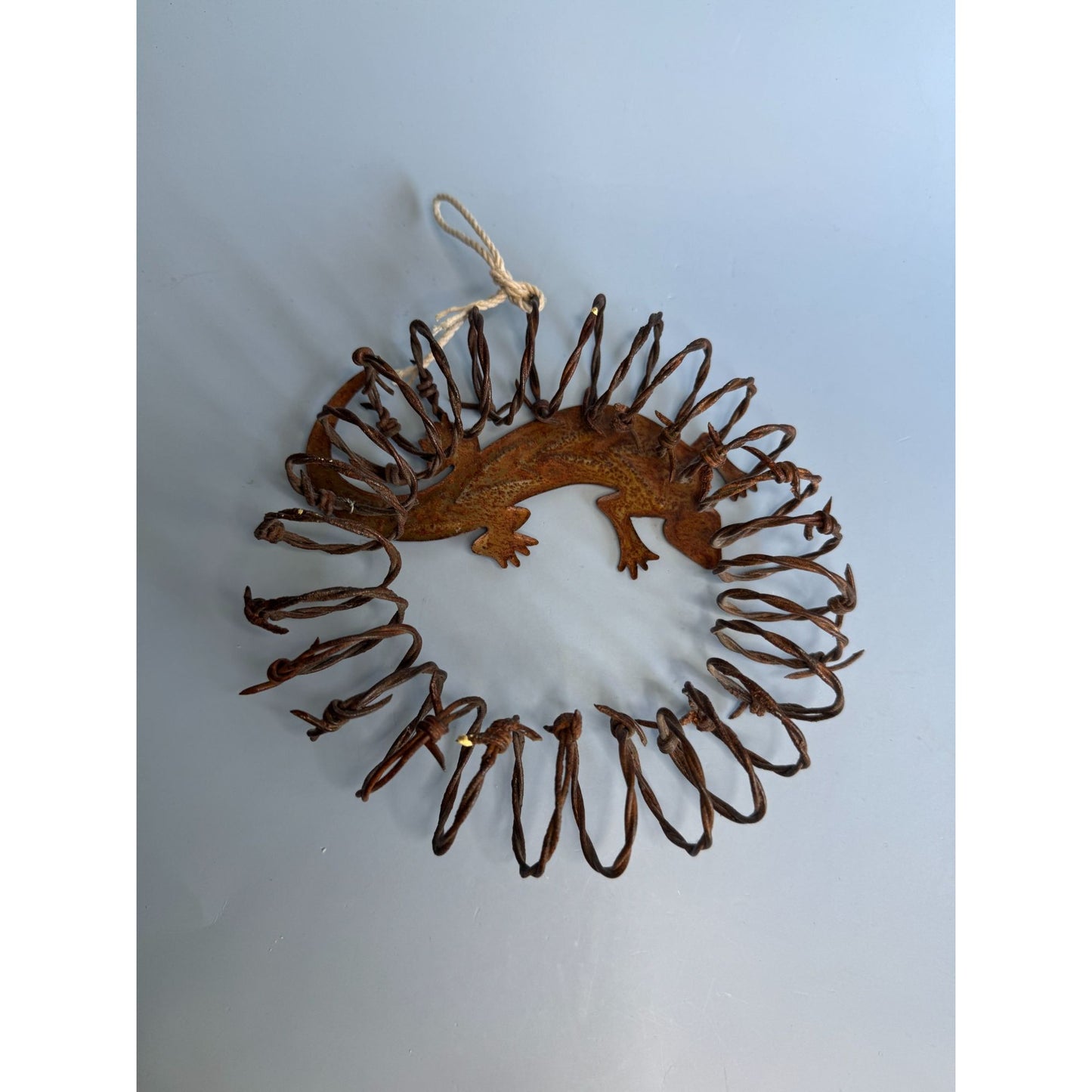 Primitive Rusty Banded Wire Alligator Wreath Rare 7.5" Rustic Decor Piece