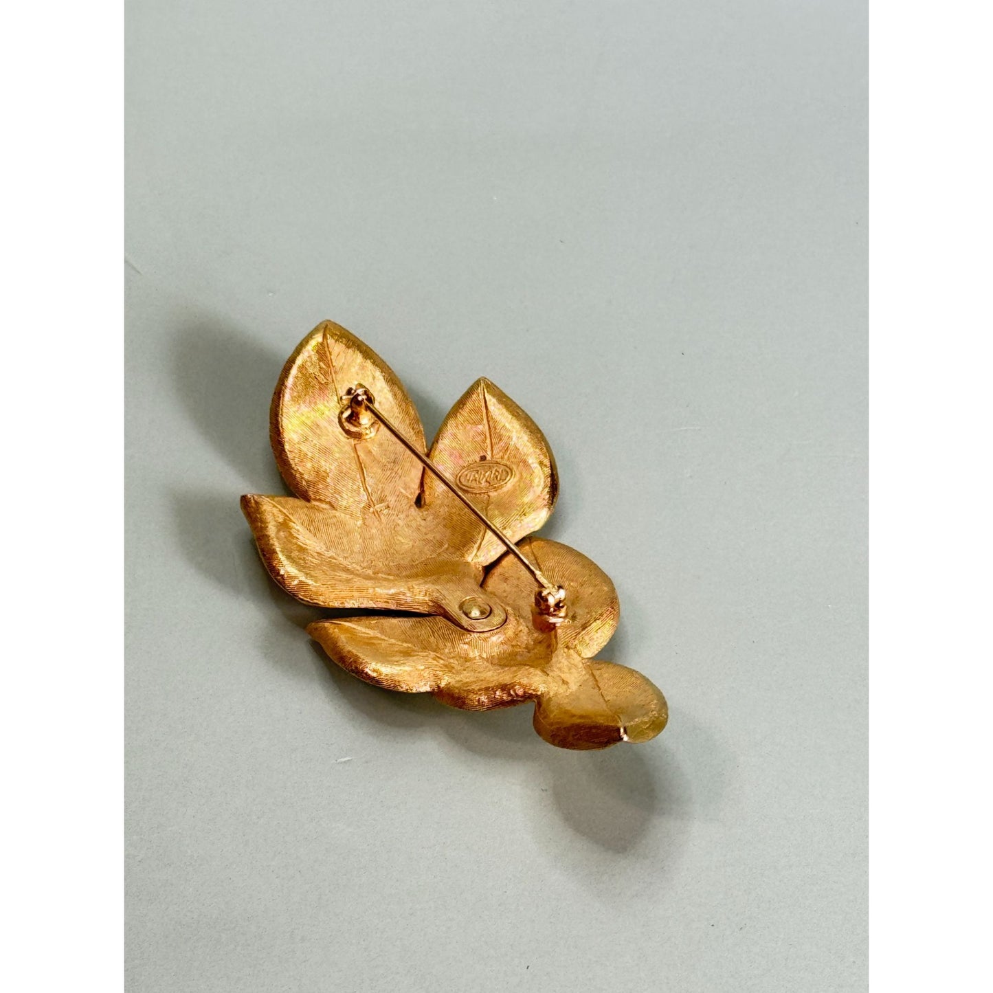 Vintage Trifari Gold-Tone Leaf Brooch Pin 3"
