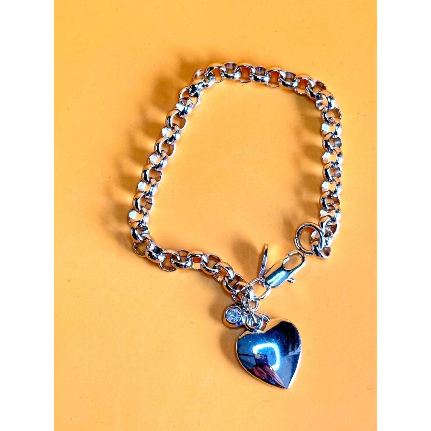 First Love Single Strand Heart Charm Bracelet 7 1/4"