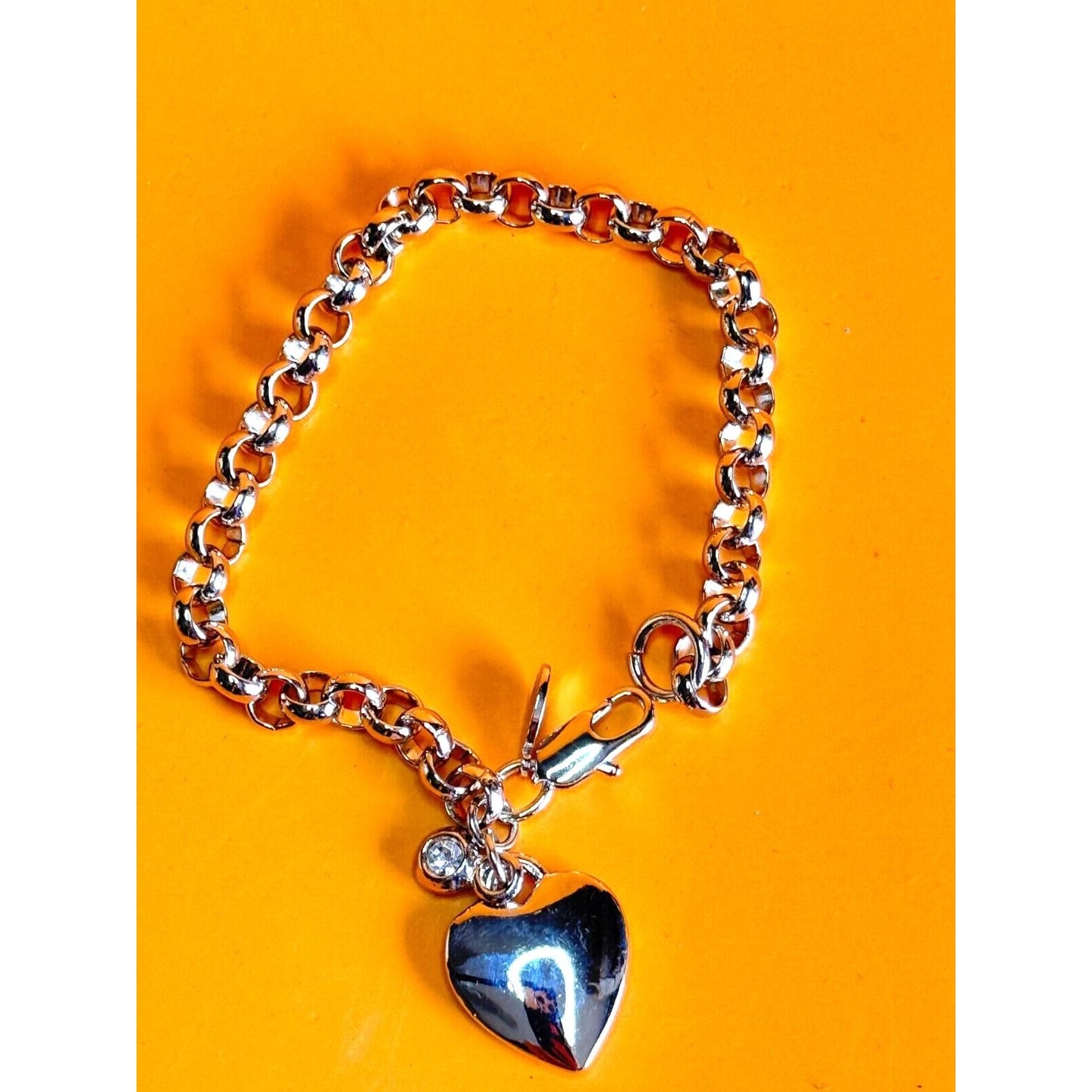 First Love Single Strand Heart Charm Bracelet 7 1/4"