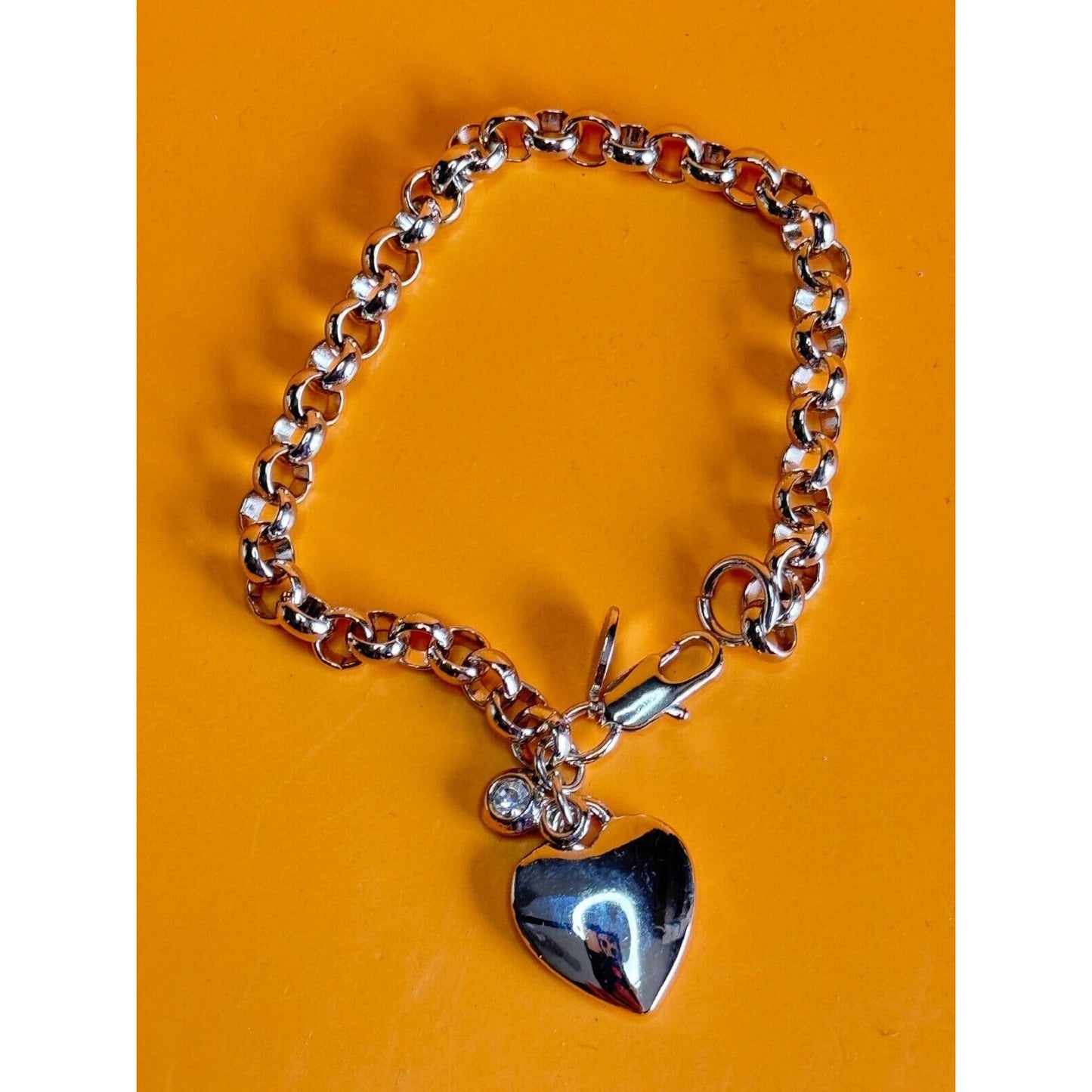 First Love Single Strand Heart Charm Bracelet 7 1/4"