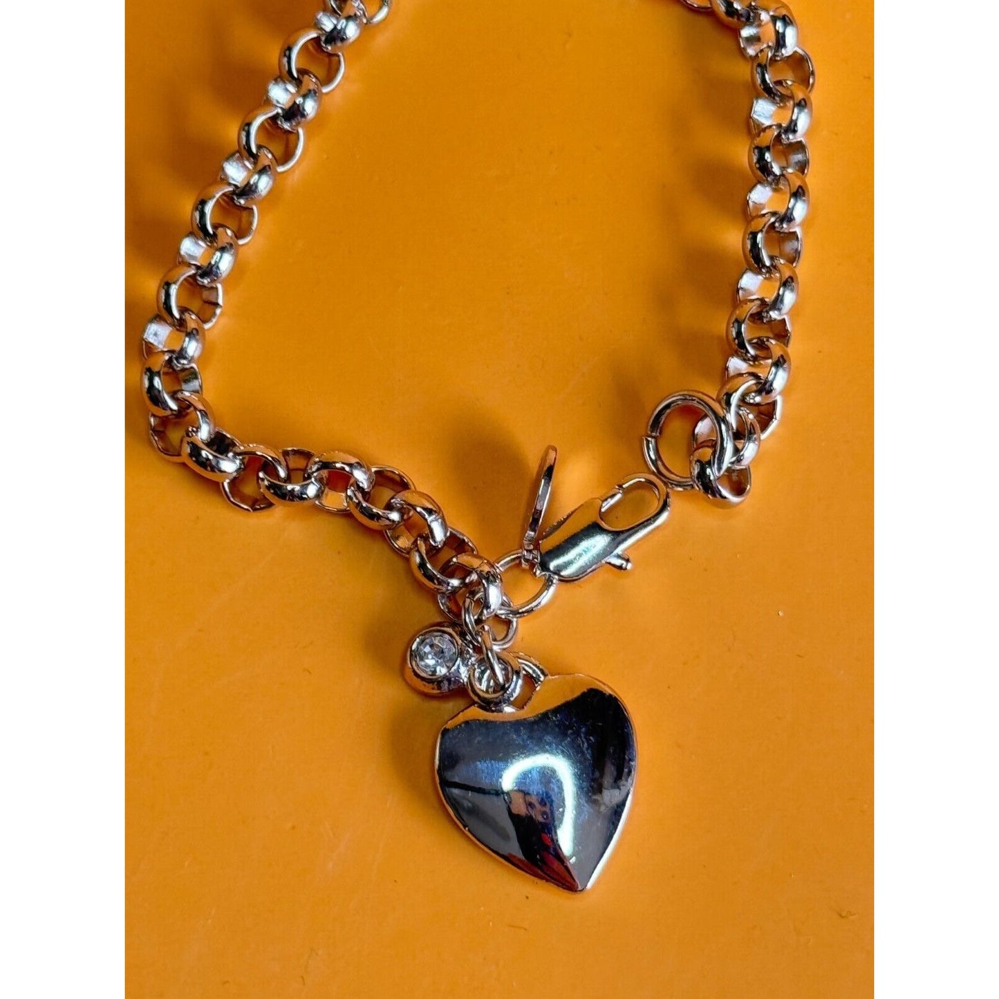 First Love Single Strand Heart Charm Bracelet 7 1/4"