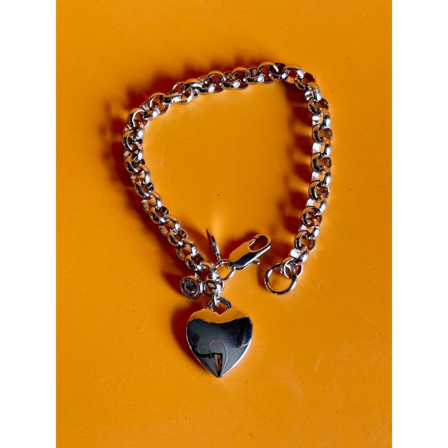 First Love Single Strand Heart Charm Bracelet 7 1/4"