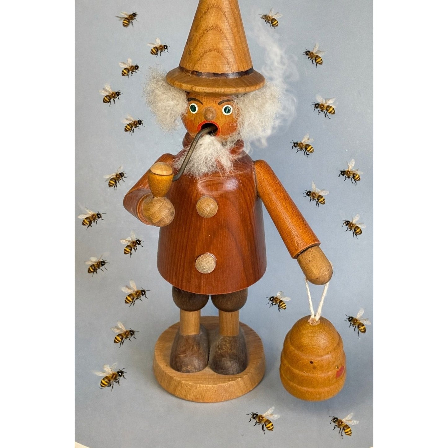 GDR Era German Erzgebirge Smoker Beekeeper Seiffener Volkskunst 7 1/2"