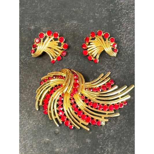 Vitnage Crown Trifari Red Crystal Rhinestone Yellow Gold Brooch and Clip Earring