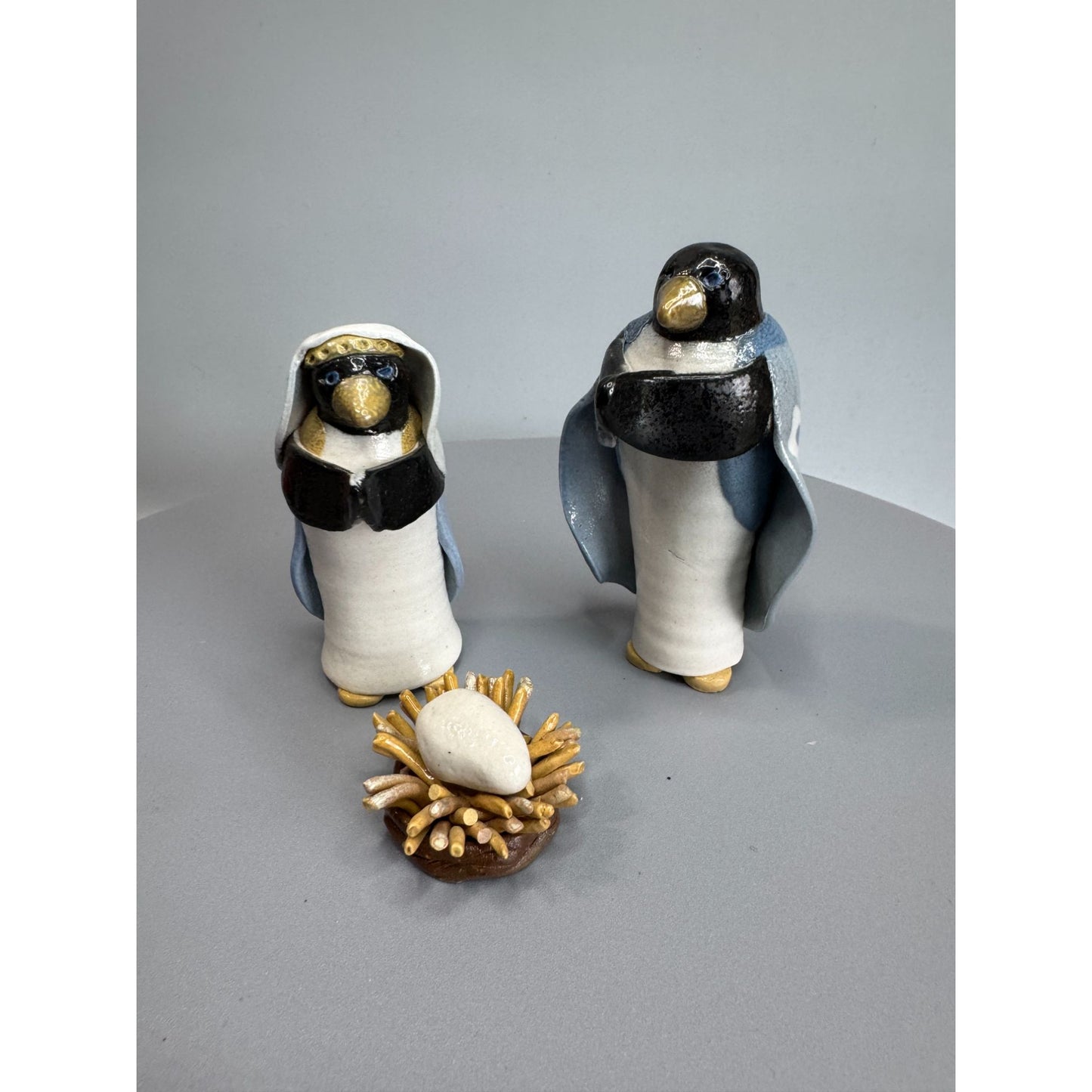 Signed Davis 93 Penguin Nativity Scene Folk Art Mary Joseph Baby Jesus 4" Pottery