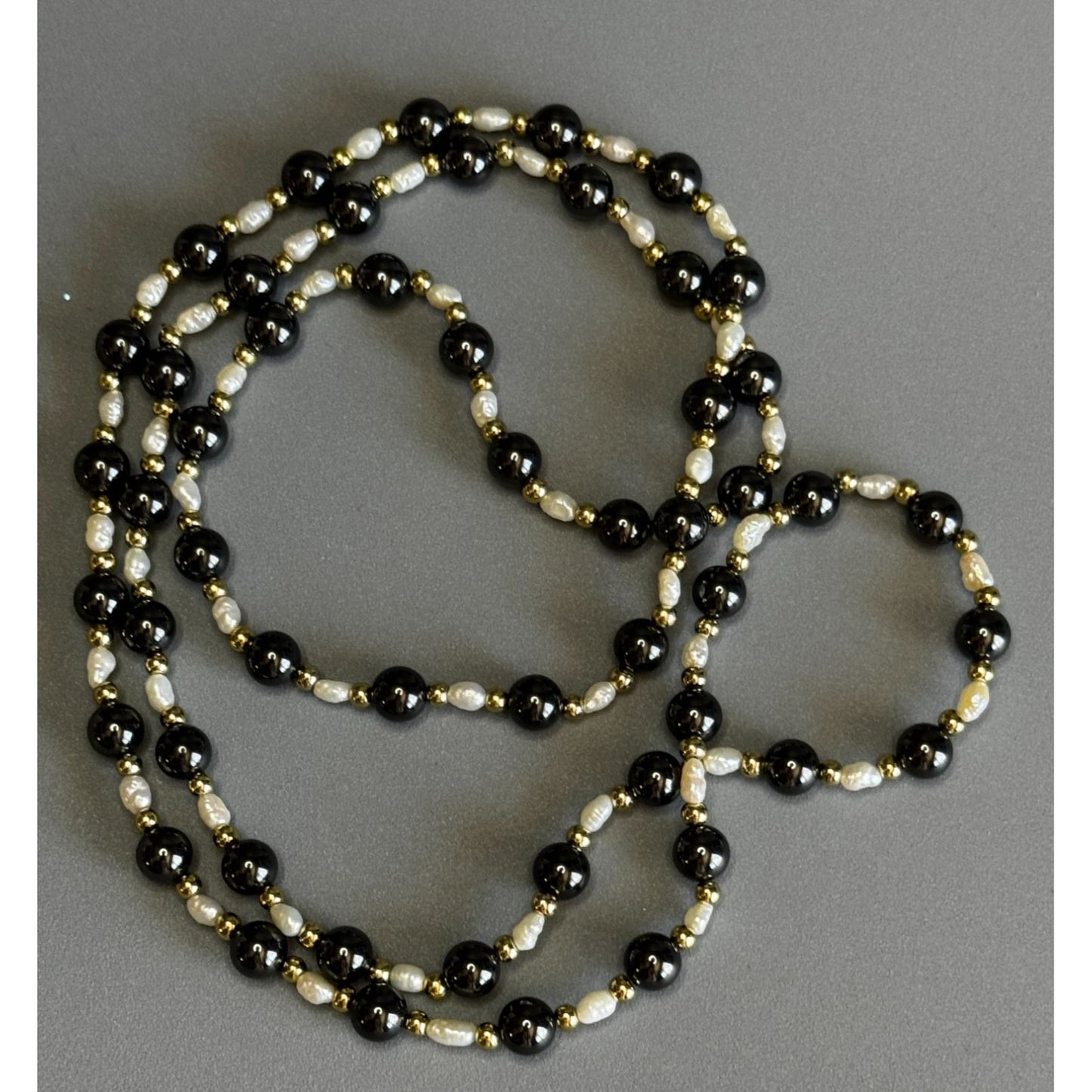 28" Freshwater Pearl and Black Glass Bead Necklace Gold Tone Spacers