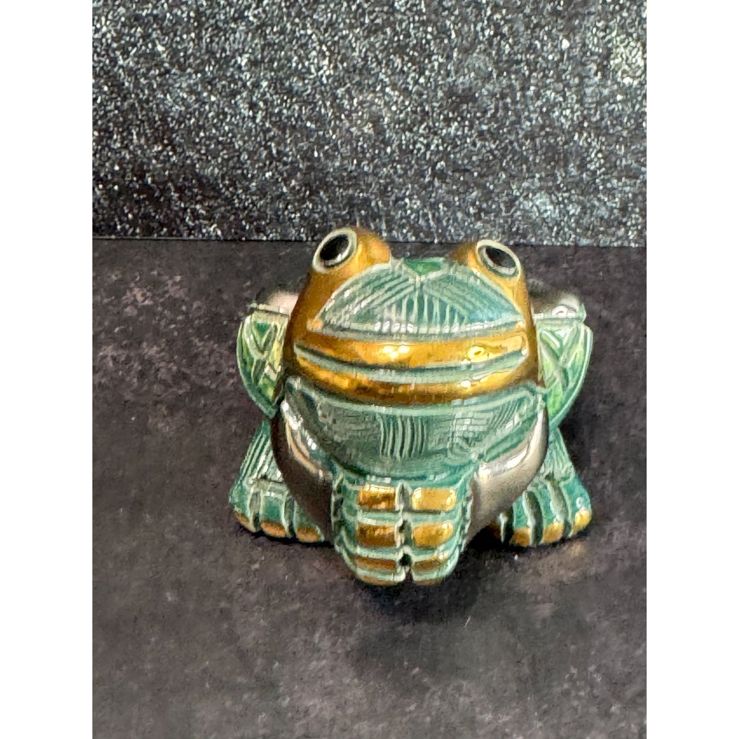 Vintage DeRosa Artesania Rinconada Frog Figurine #713 14K Gold & Platinum Trim Ceramic Uruguay Collectible Decoration
