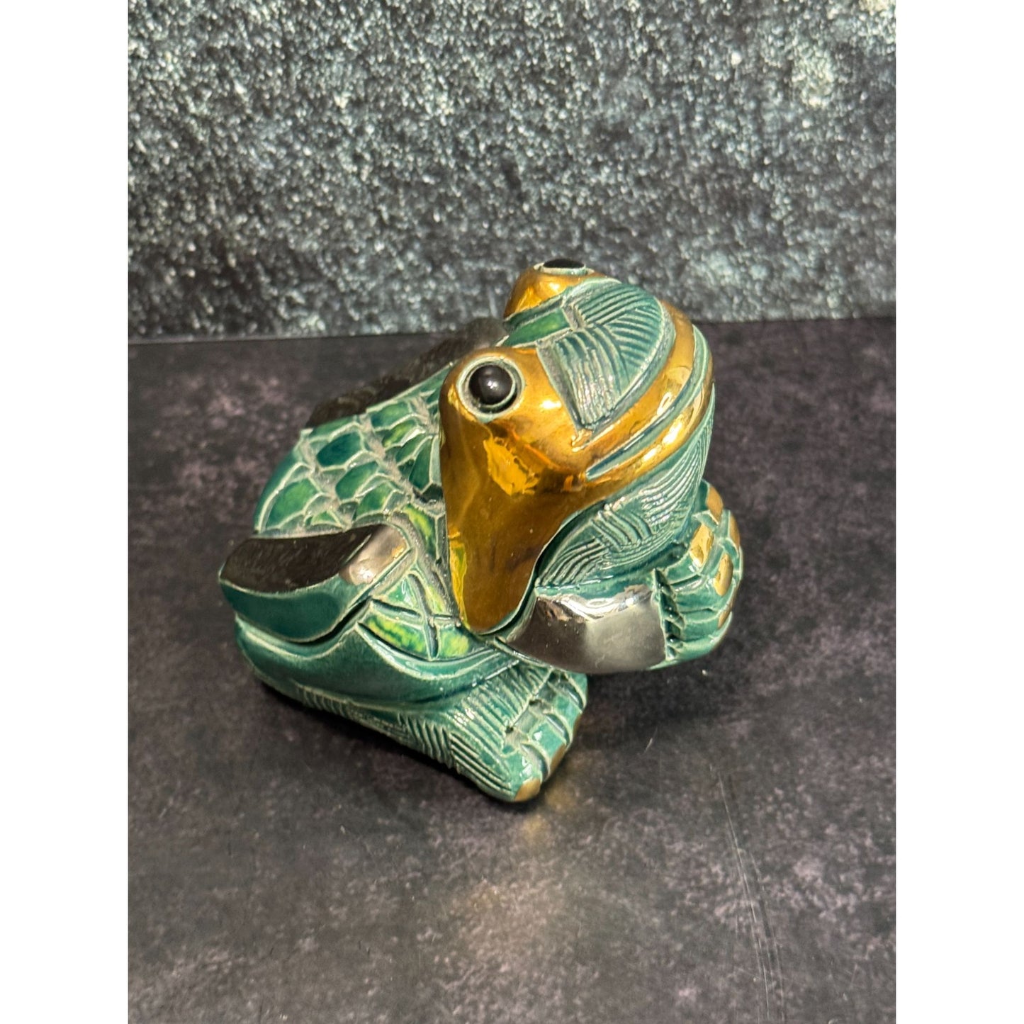 Vintage DeRosa Artesania Rinconada Frog Figurine #713 14K Gold & Platinum Trim Ceramic Uruguay Collectible Decoration