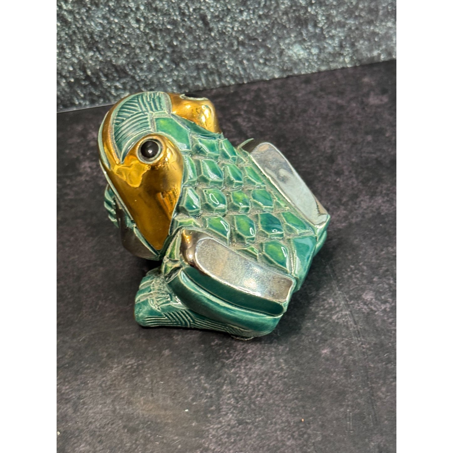 Vintage DeRosa Artesania Rinconada Frog Figurine #713 14K Gold & Platinum Trim Ceramic Uruguay Collectible Decoration